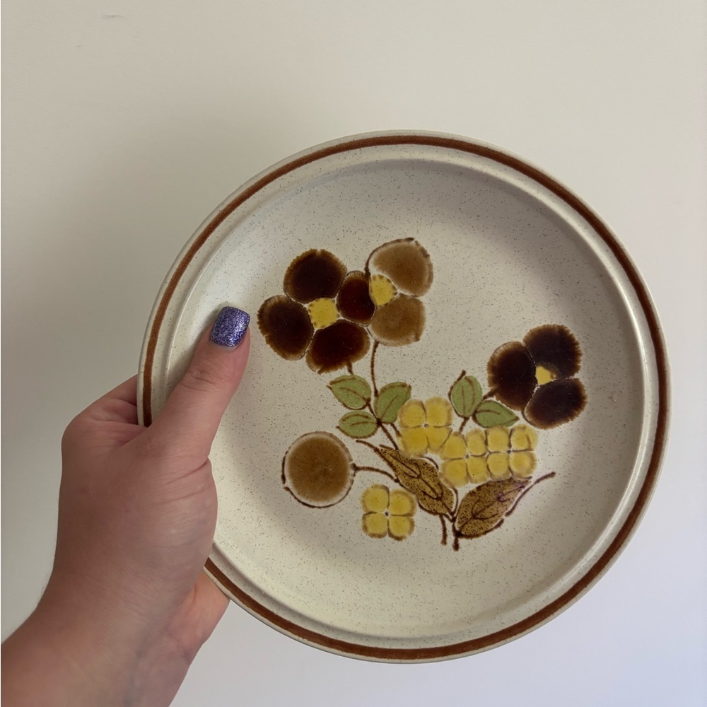 Floral Ceramic Plate - Brown and Cream